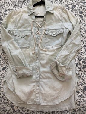 Sanctuary• Light denim Lace-Up Button Front Shirt